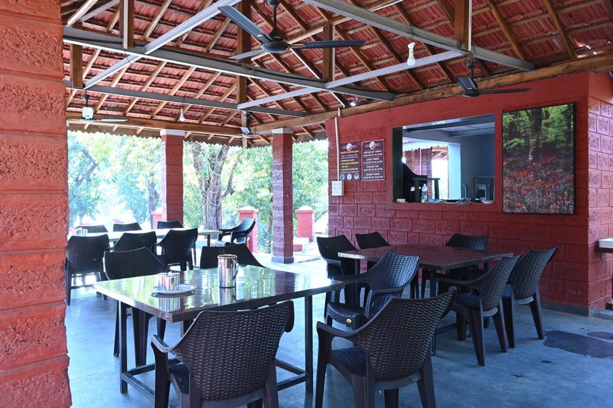 Hotel River Orchid Resort Satara Exterior foto