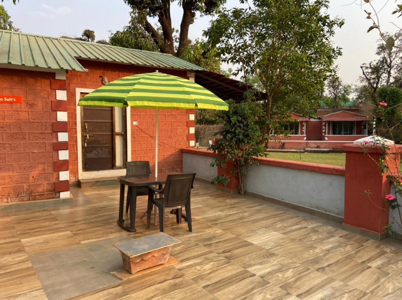 Hotel River Orchid Resort Satara Exterior foto